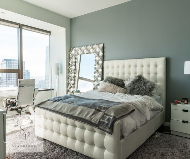 Building Photo - "Luxurious 2-Bedroom Furnished Condo with Scenic Views & Pool at 1100 Wilshire!"