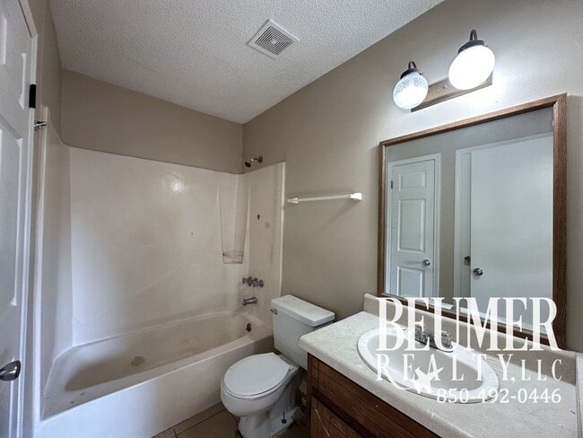 Building Photo - 3br 2bath 1230 Sqft Home for Rent