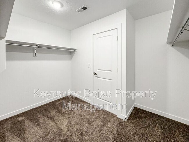 Building Photo - 4212 W Cirrus Ln