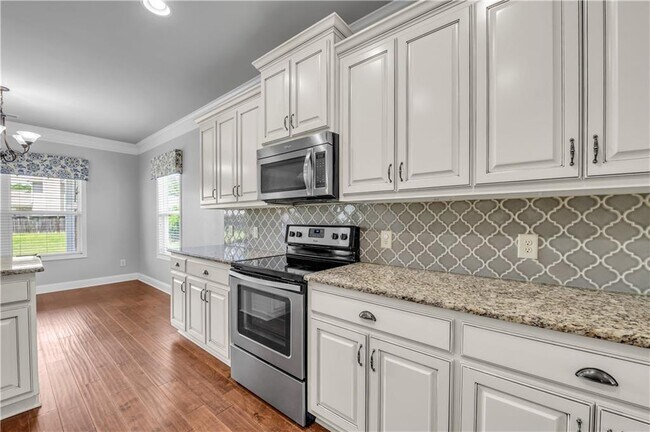 Building Photo - 304 Red Cap Cir