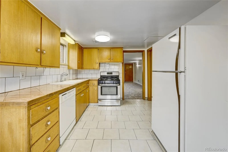 Building Photo - 4334 E Batavia Pl