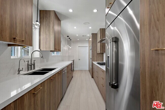 Building Photo - 12849 Tiara St