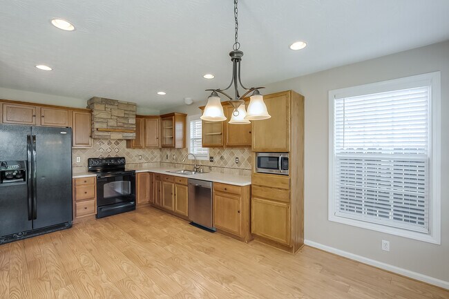 Building Photo - 2481 Crescenzio Way