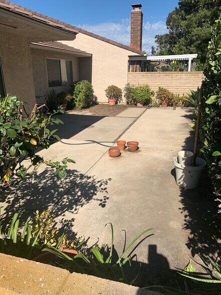 rear patio - 5146 Maple