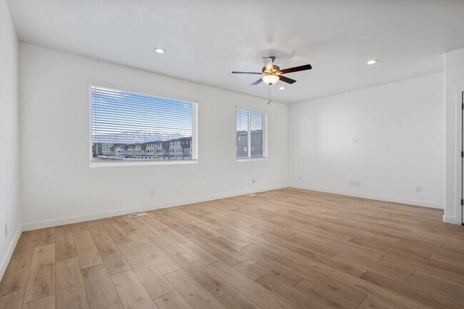 Building Photo - 868 W 480 S