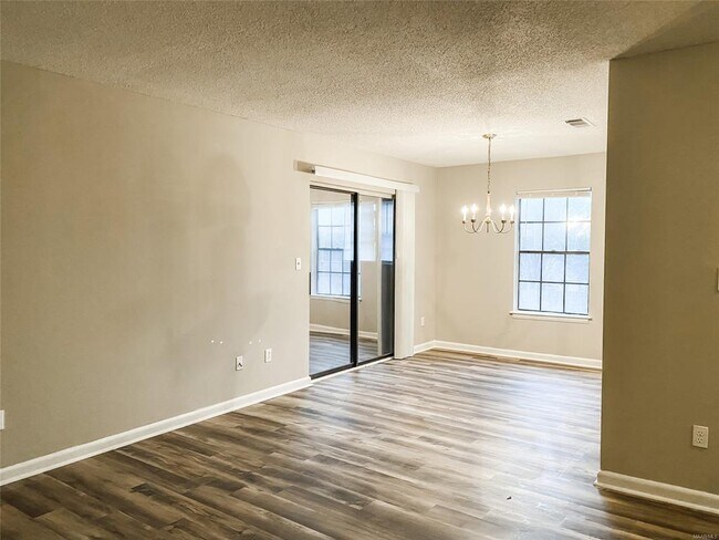 Building Photo - 1673 E Trinity Blvd