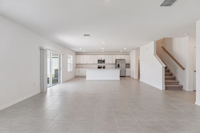 Building Photo - Spacious 5 Bedroom with 3 Baths + Bonus & 2,673 Sq Ft of Comfort in Edgewater, FL!