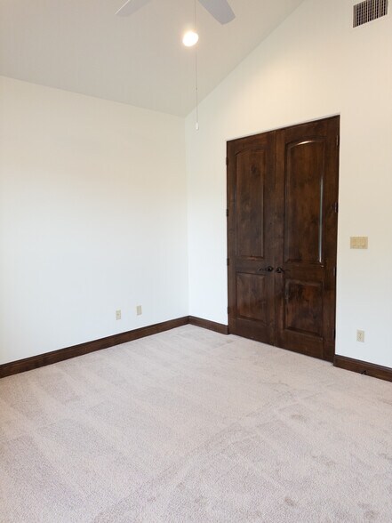 Building Photo - 114 Kollmeyer Cir