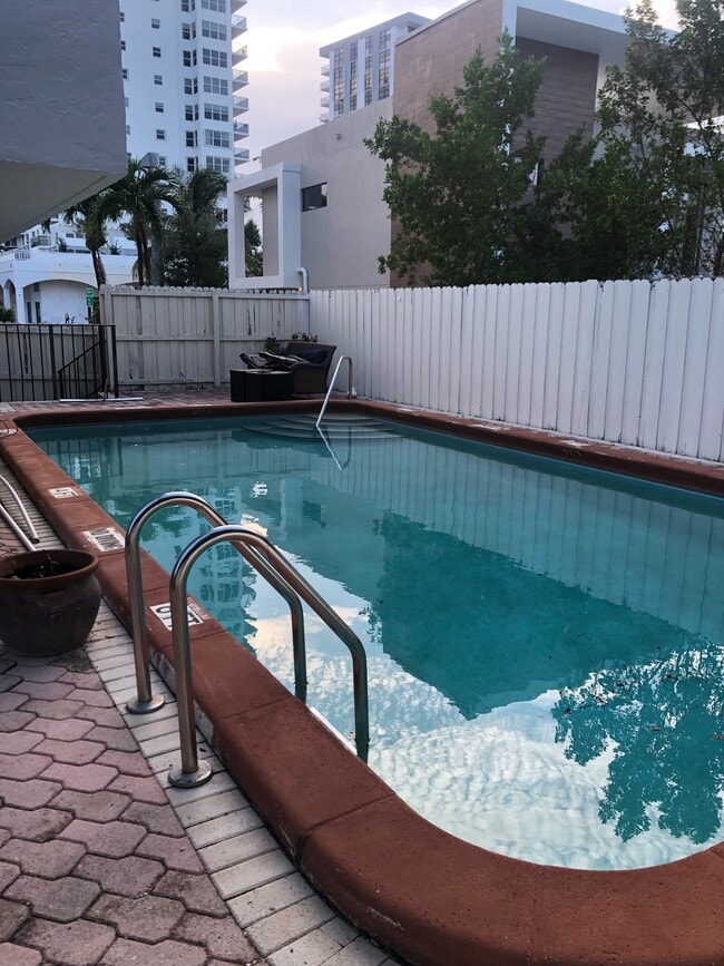 Building Photo - 3000 N Ocean Blvd