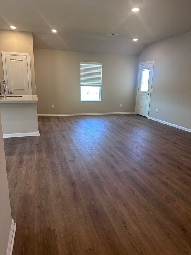 Building Photo - Beautiful New Home and you get the FIRST MONTH FREE!!!