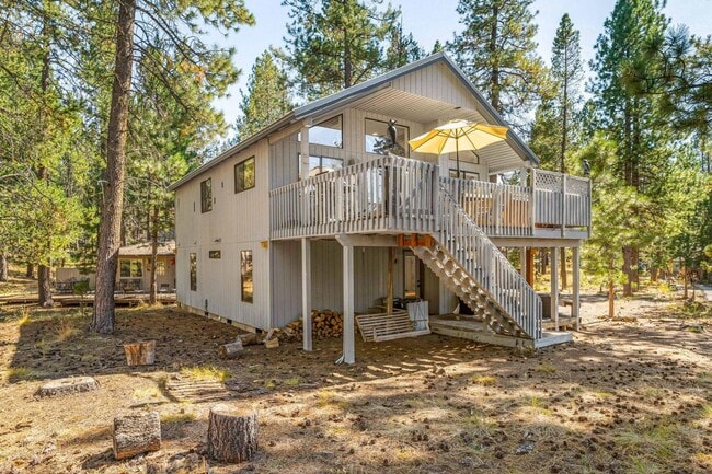 Building Photo - #11 Deer Lane, Sunriver OR 97707 - Long Te...