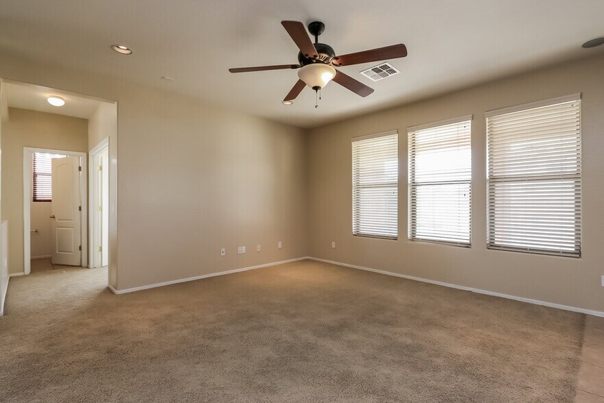 Building Photo - 6890 S Pearl Dr