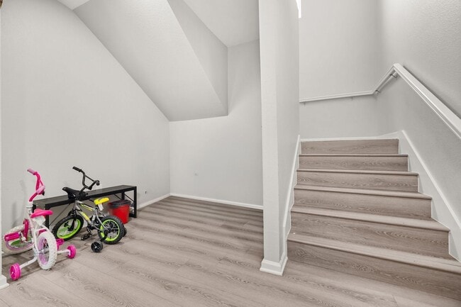 Building Photo - 8534 Woodlyn Rd