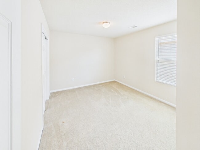 Building Photo - 3319 Apple Dale Dr