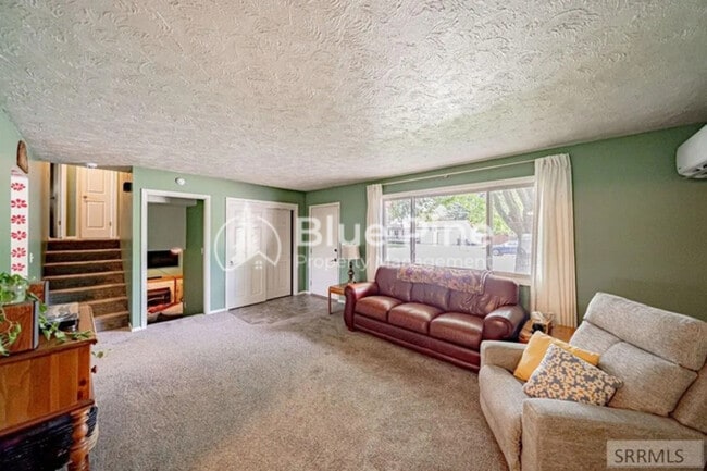 Building Photo - 648 Buckboard Ln