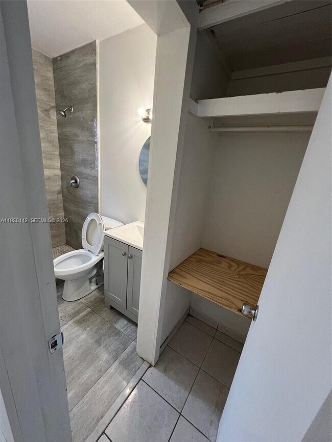 Building Photo - 1844 Taft St