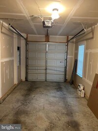 Building Photo - 910 Hall Station Dr