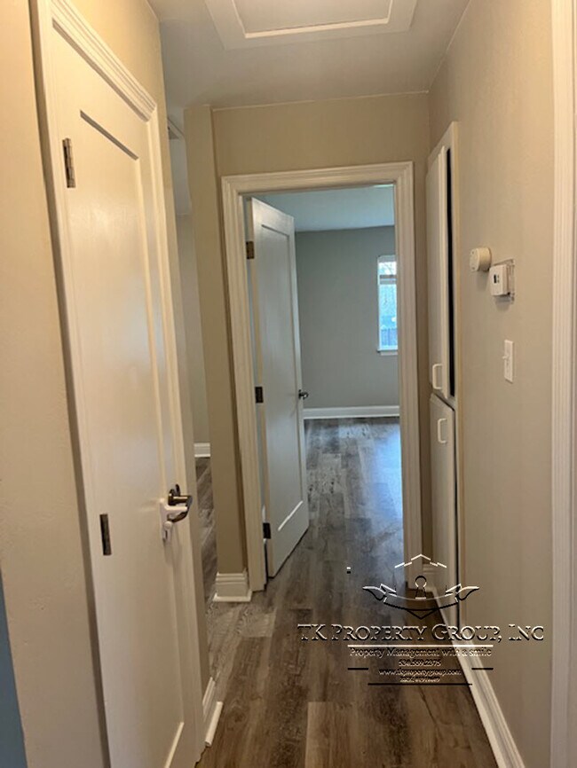 Building Photo - 10728 Cedar Ave