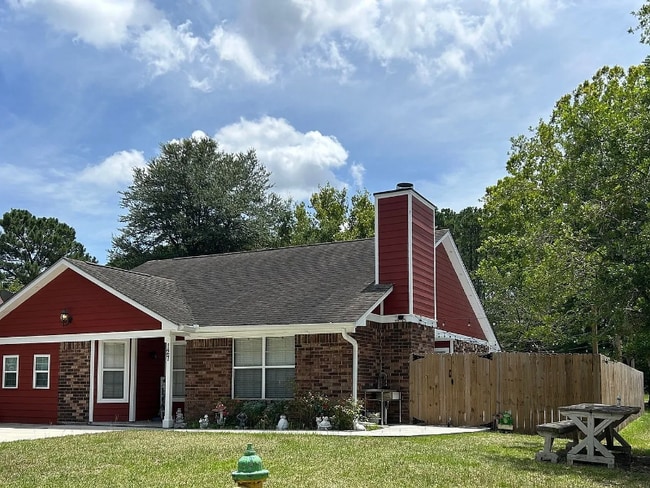 Primary Photo - 127 Forest Ridge Dr