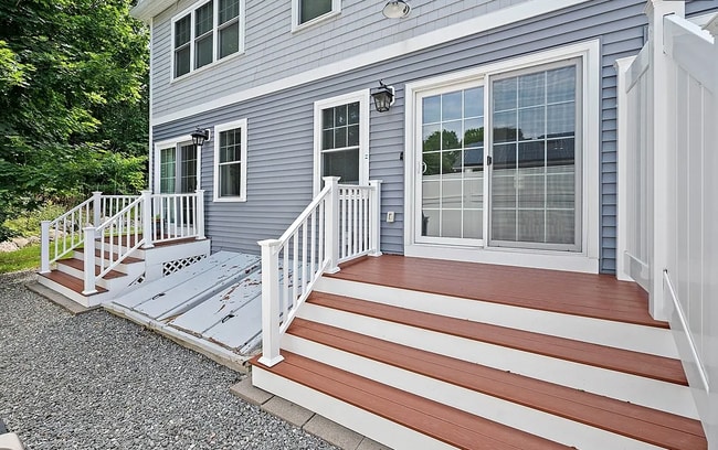 Building Photo - 479 Sherman St