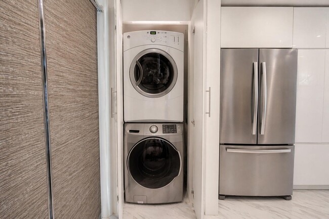 Building Photo - 3333 Cabaret Ln