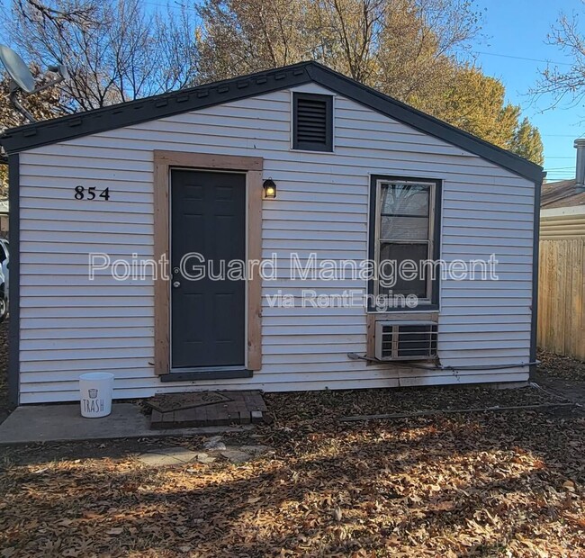 Building Photo - 854 S Belmont St