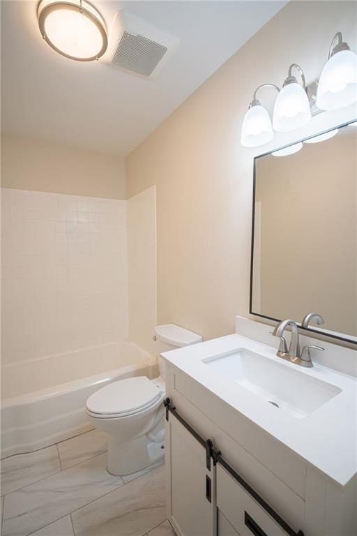 Building Photo - 2710 Maple Rd SE