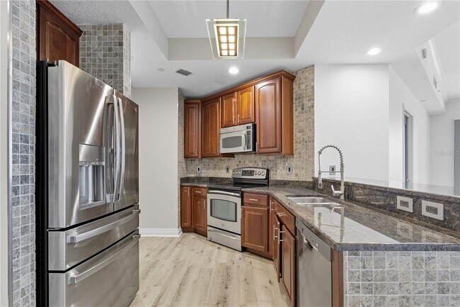 Building Photo - 449 S 12th St