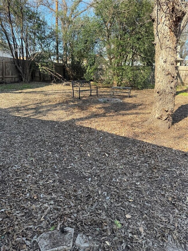 Building Photo - 704 Franklin Blvd