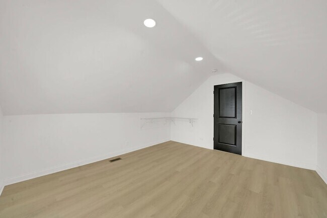 Building Photo - 3816 S Honore St