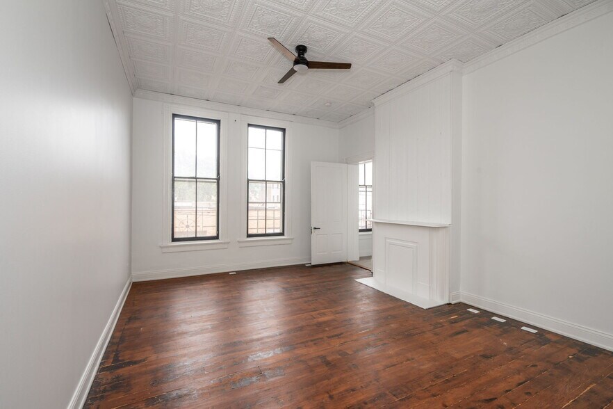 Building Photo - 1126 Walnut St