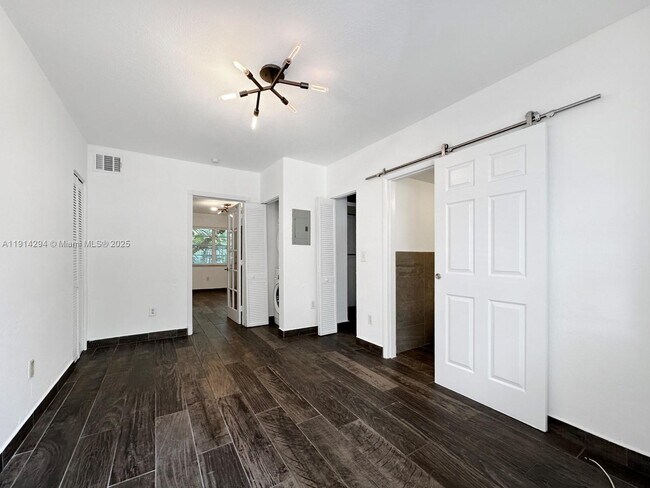 Building Photo - 901 Euclid Ave