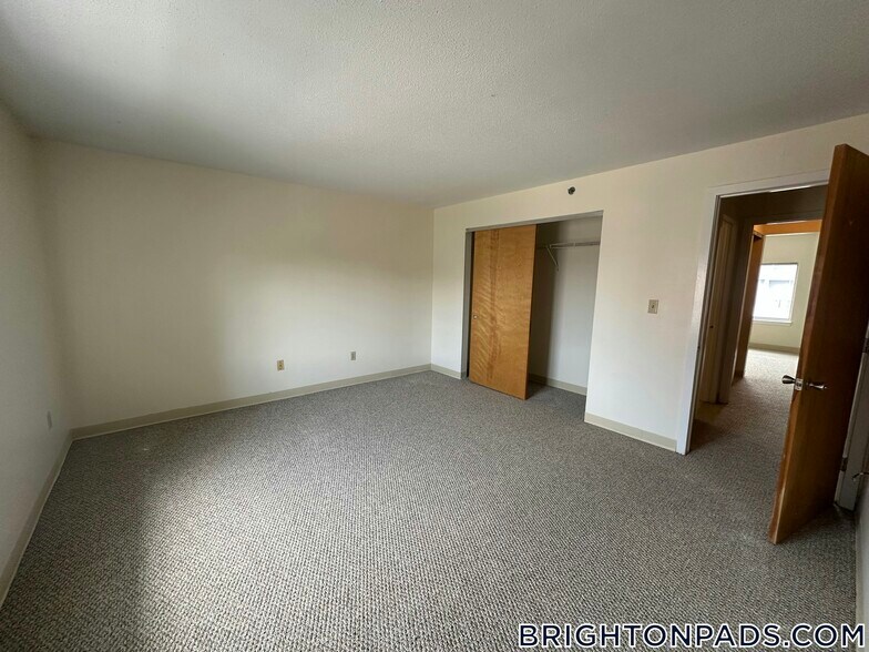 Building Photo - 154 N Beacon St