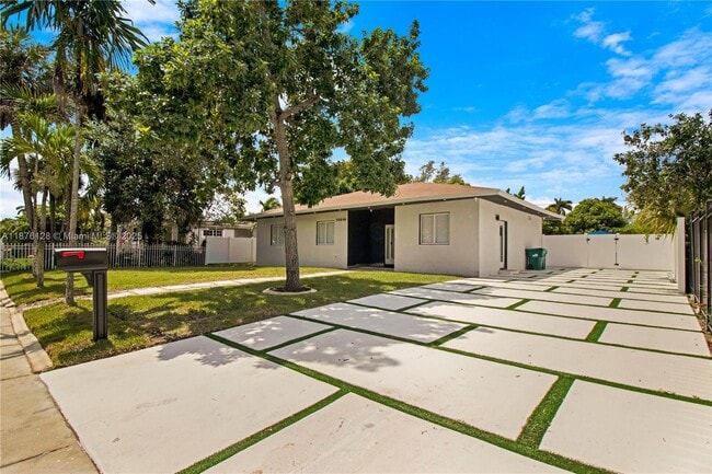 Primary Photo - 14840 NE 8th Ave