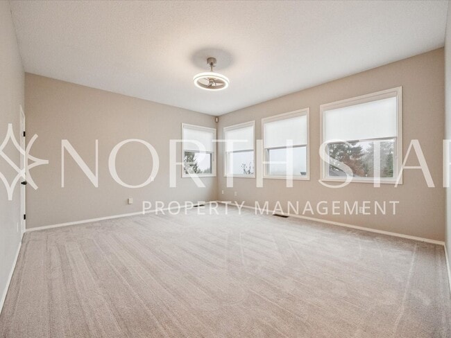 Building Photo - Traditional Home with Views