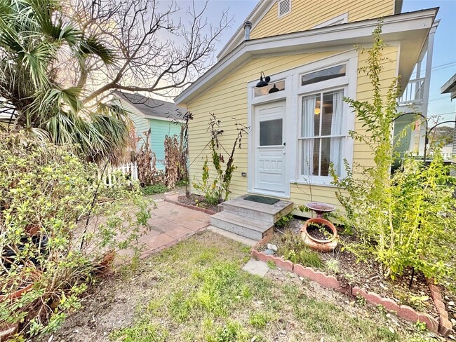 Building Photo - 2119 Avenue O 1/2