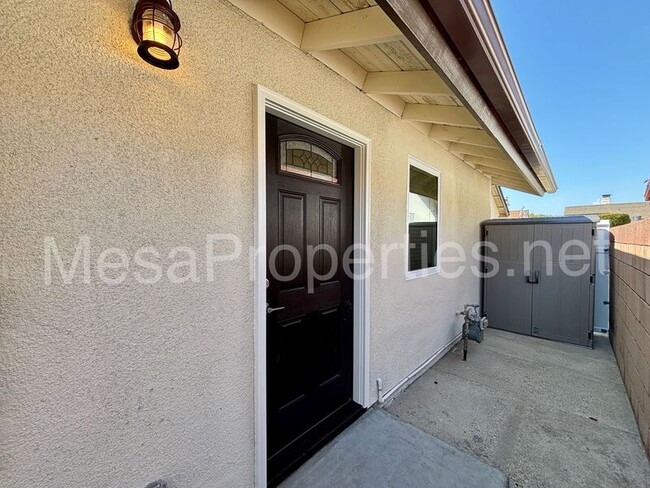 Building Photo - 2621 Fenmead St