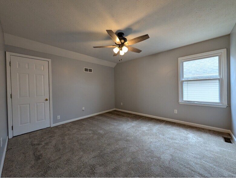 Building Photo - 3624 Beechwood Cir