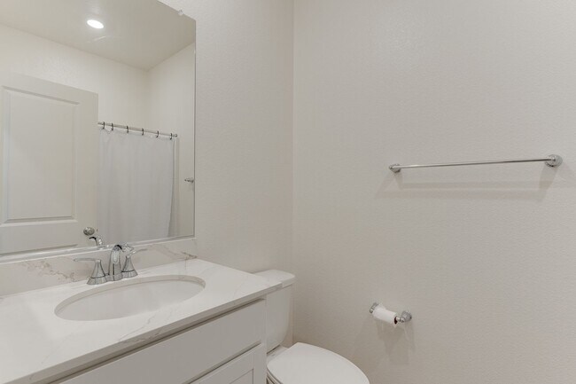 Building Photo - SPACIOUS 4BEDROOM 3BATH HOME IN INSPIRADA
