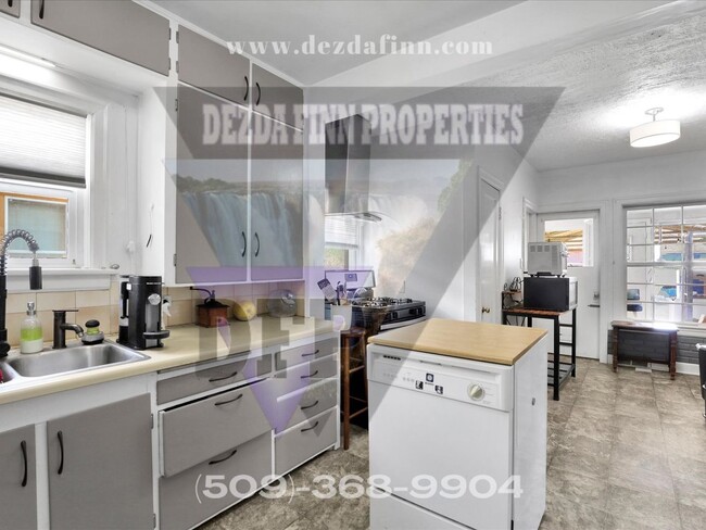 Building Photo - Northside 3Bed, 1Bath Vintage Bungalow
