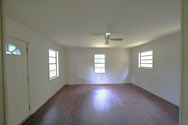 Building Photo - 874 Carrollton Vila Rica Hwy