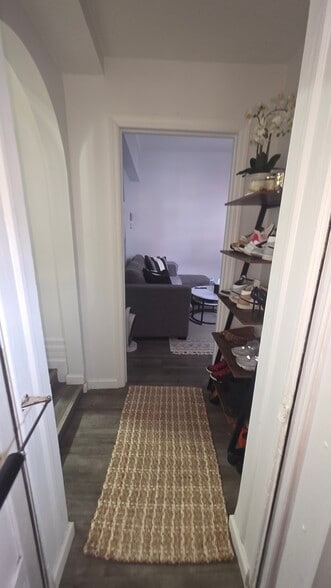 Building Photo - 1939 Bogart Ave