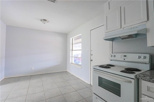 Building Photo - 720 E Sugarcane Dr