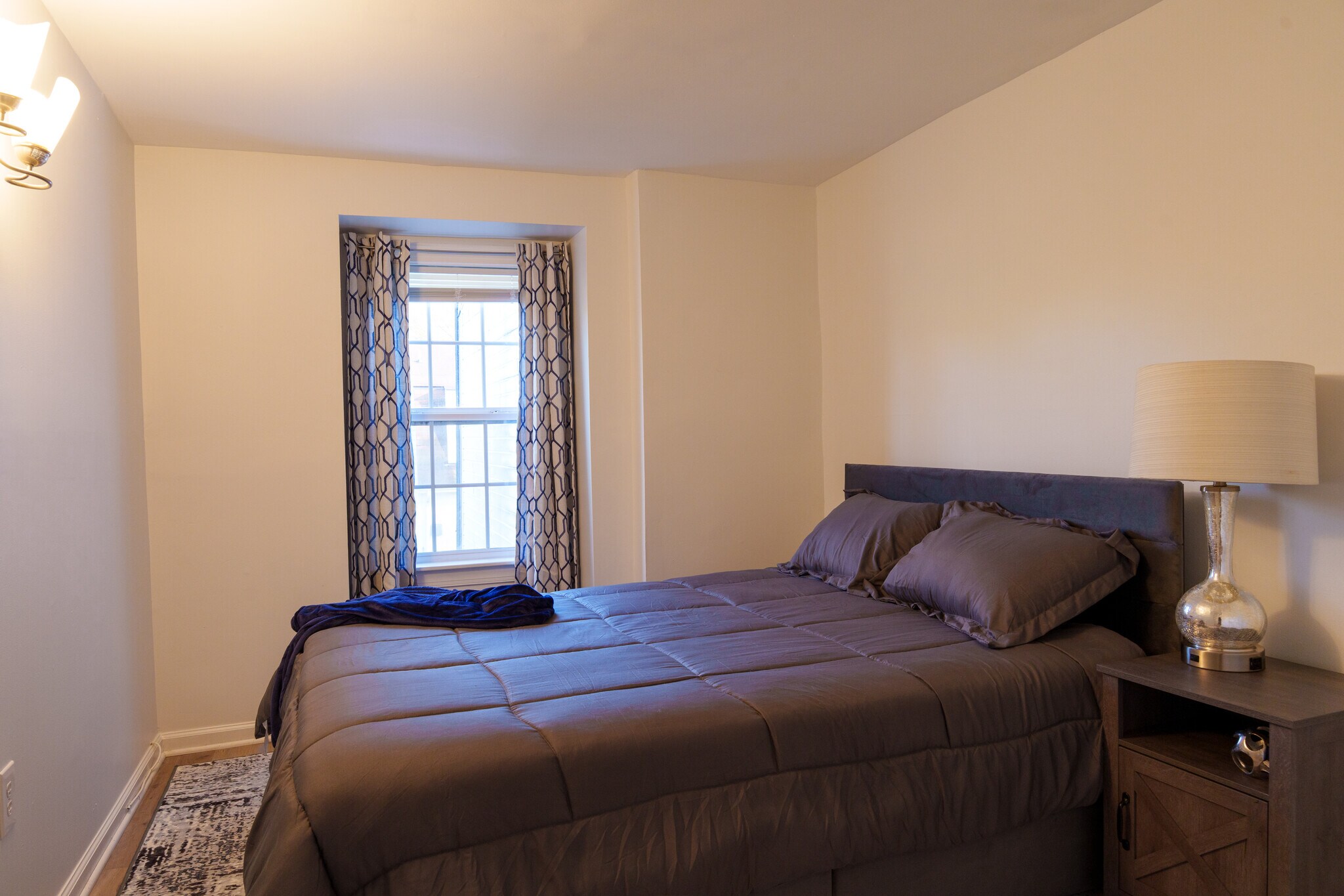 Building Photo - 8439 Pioneer Dr