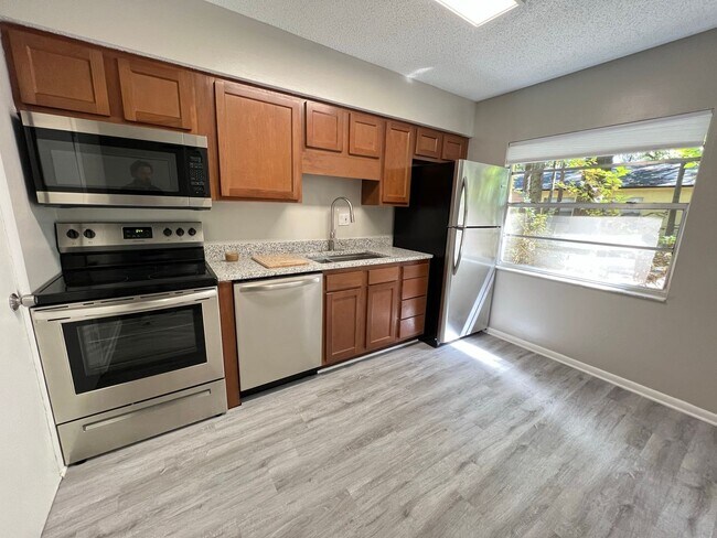Building Photo - Renovated 1BR/1BA Ortega Farms Apartment