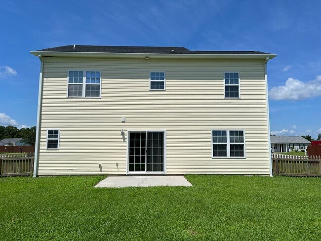 Building Photo - 304 Mann St