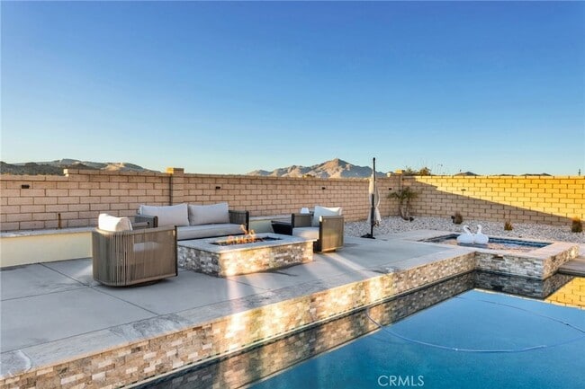 Building Photo - 17066 Takipi Rd