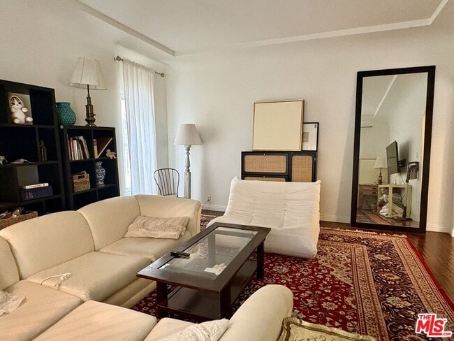 Building Photo - 429 N Sierra Bonita Ave