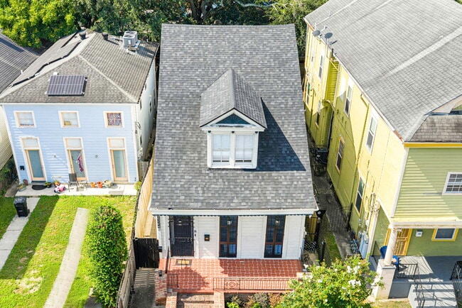 Building Photo - 2324 Ursulines Ave