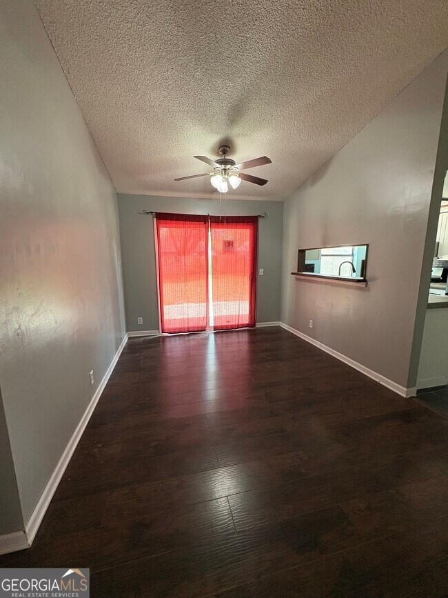 Building Photo - 155 Woodhaven Dr